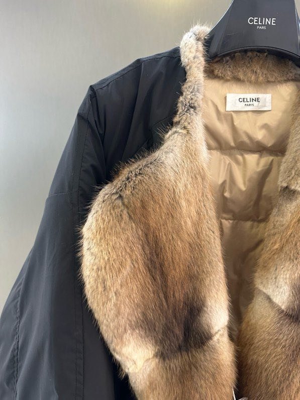 Куртка пуховик с воротником из норкового меха фото 4