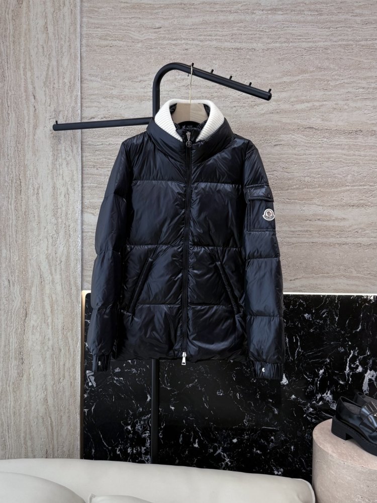 Куртка пуховик с воротником-стойкой