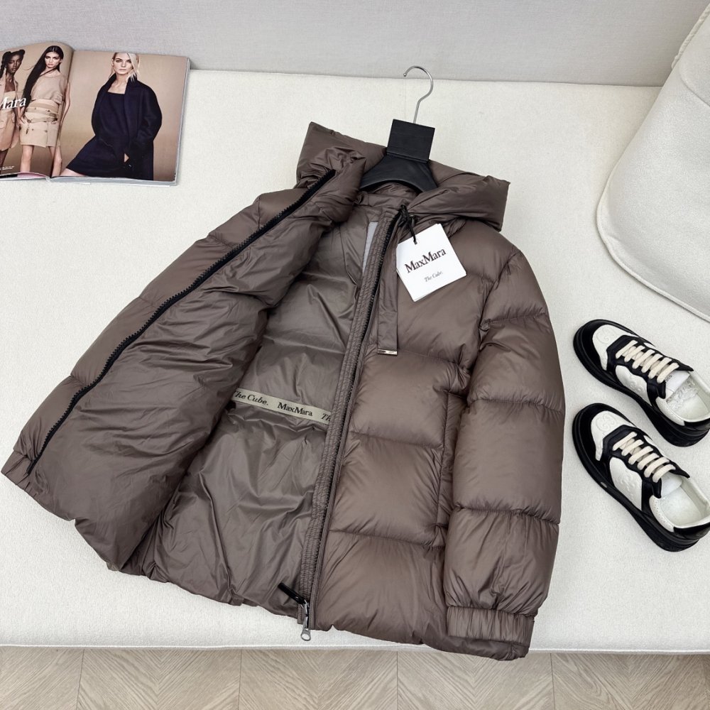 Куртка пуховик средней длины с капюшоном фото 8