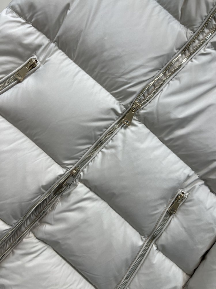 Куртка пуховик женская с меховым капюшоном фото 3