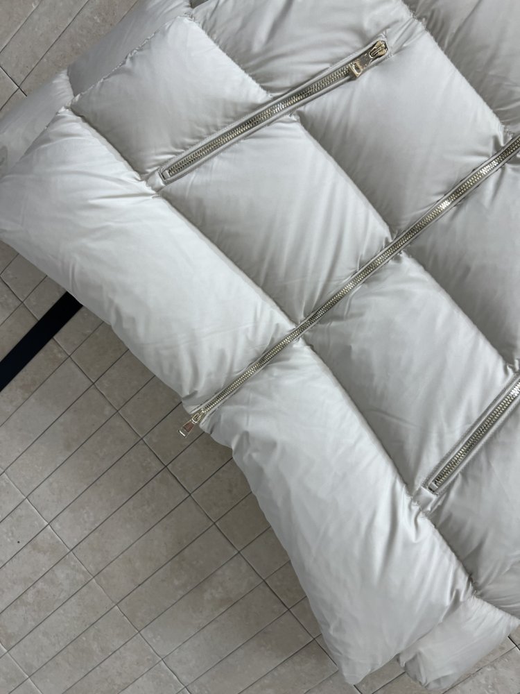 Куртка пуховик женская с меховым капюшоном фото 4