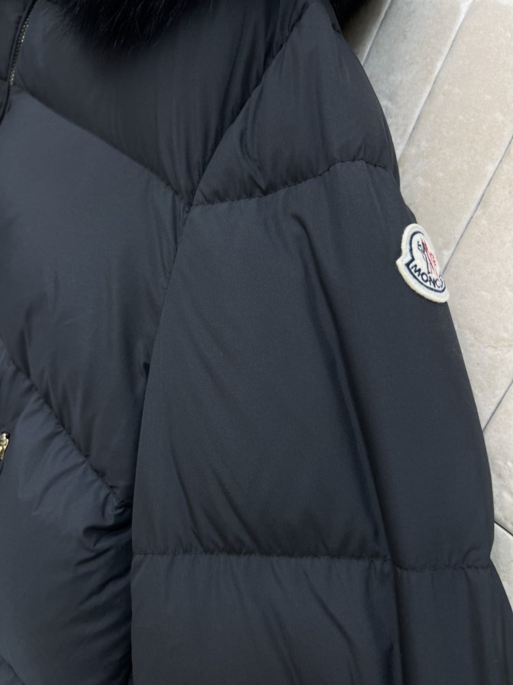 Куртка пуховик женская с меховым капюшоном фото 5