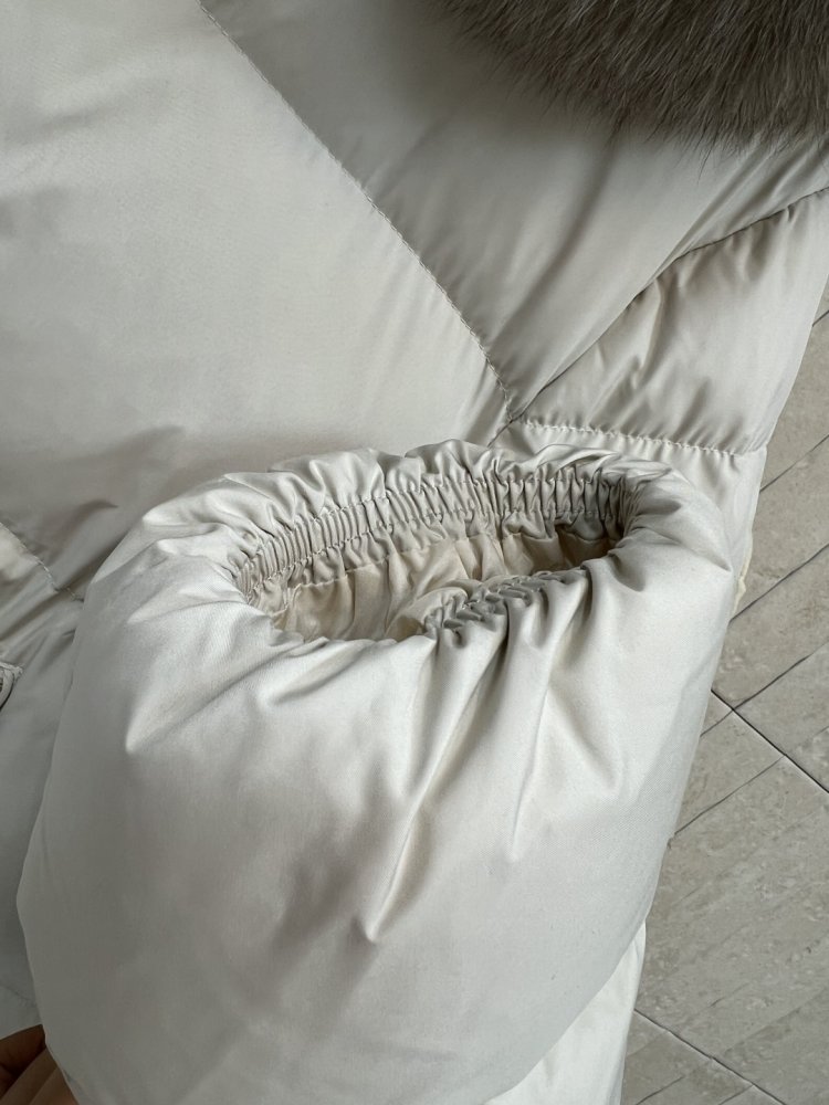 Куртка пуховик женская с меховым капюшоном фото 6