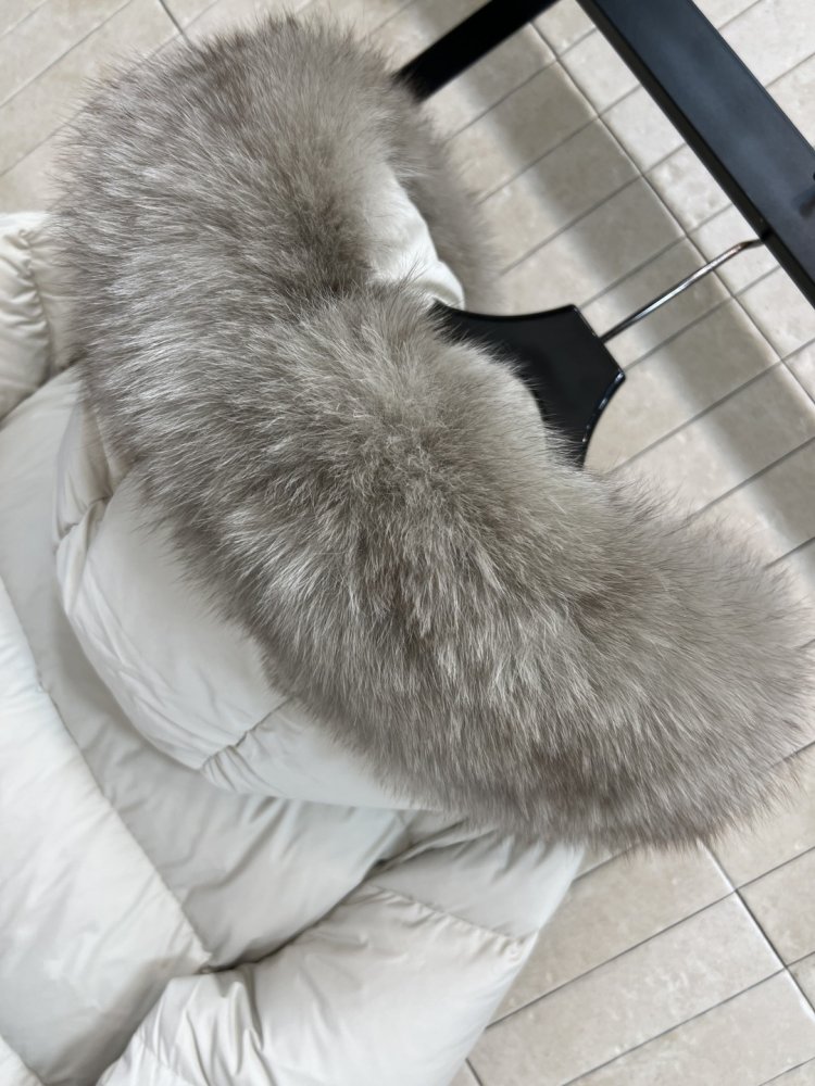 Куртка пуховик женская с меховым капюшоном фото 8