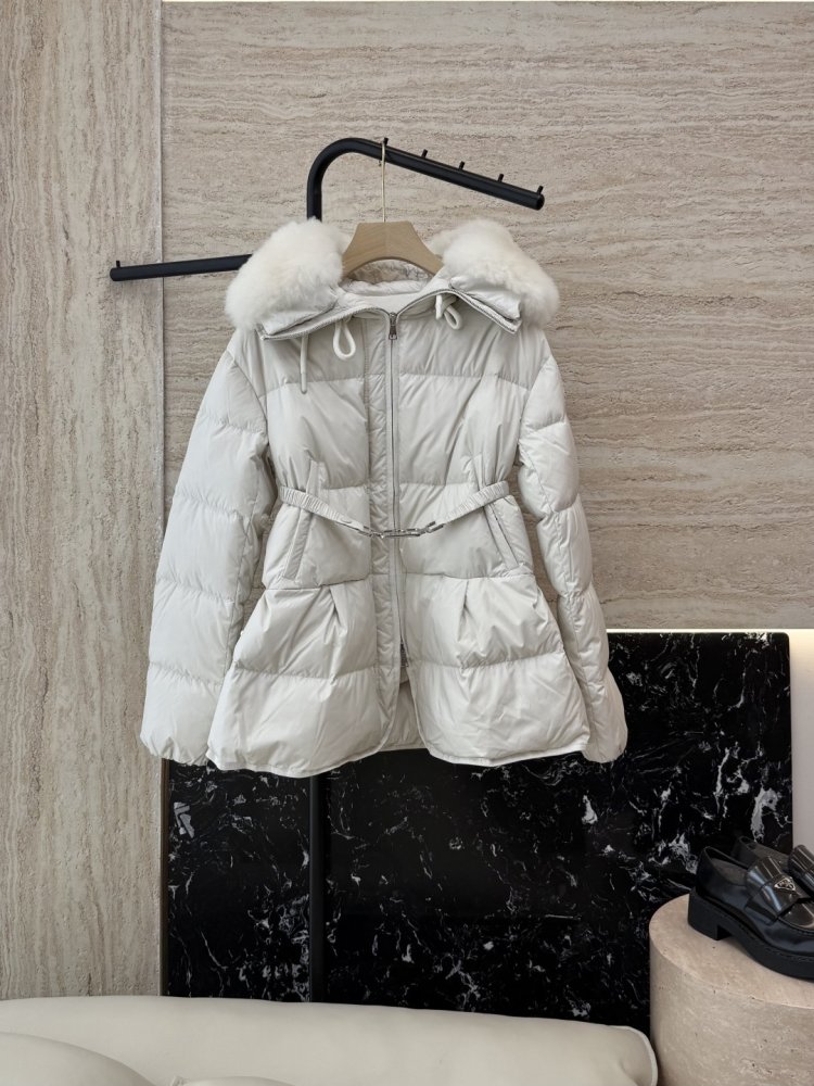 Куртка пуховик женская с меховым воротником
