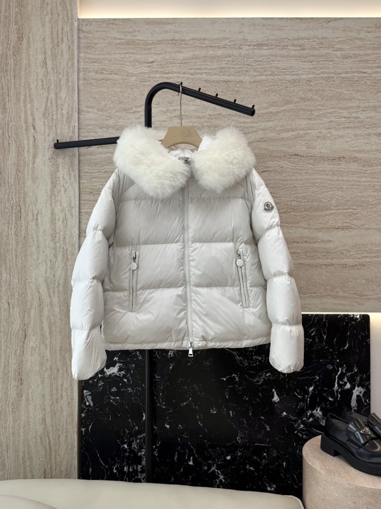 Куртка пуховик женская с меховым воротником