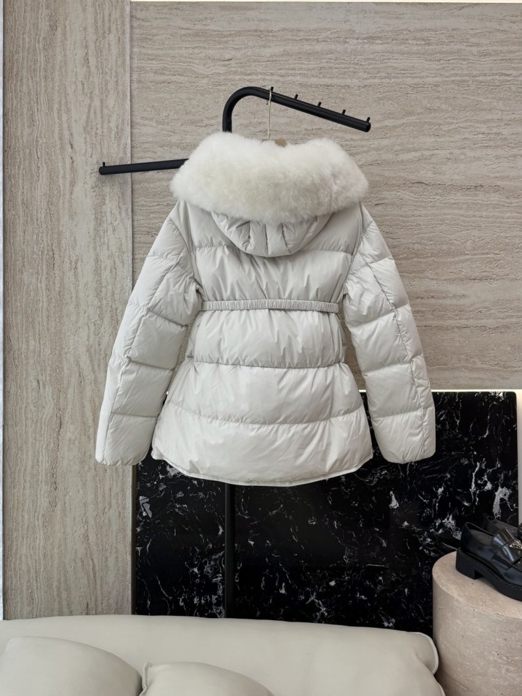 Куртка пуховик женская с меховым воротником фото 2