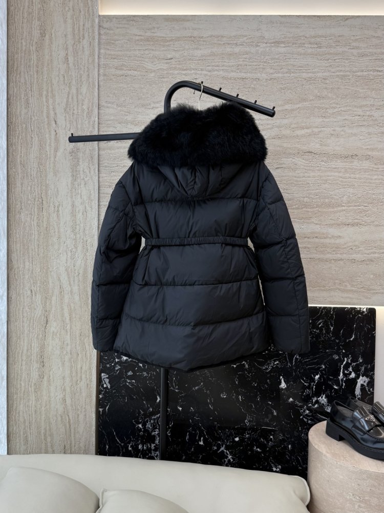 Куртка пуховик женская с меховым воротником фото 2