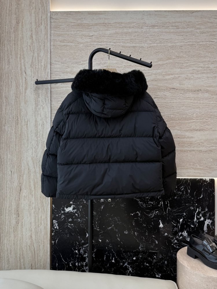 Куртка пуховик женская с меховым воротником фото 2