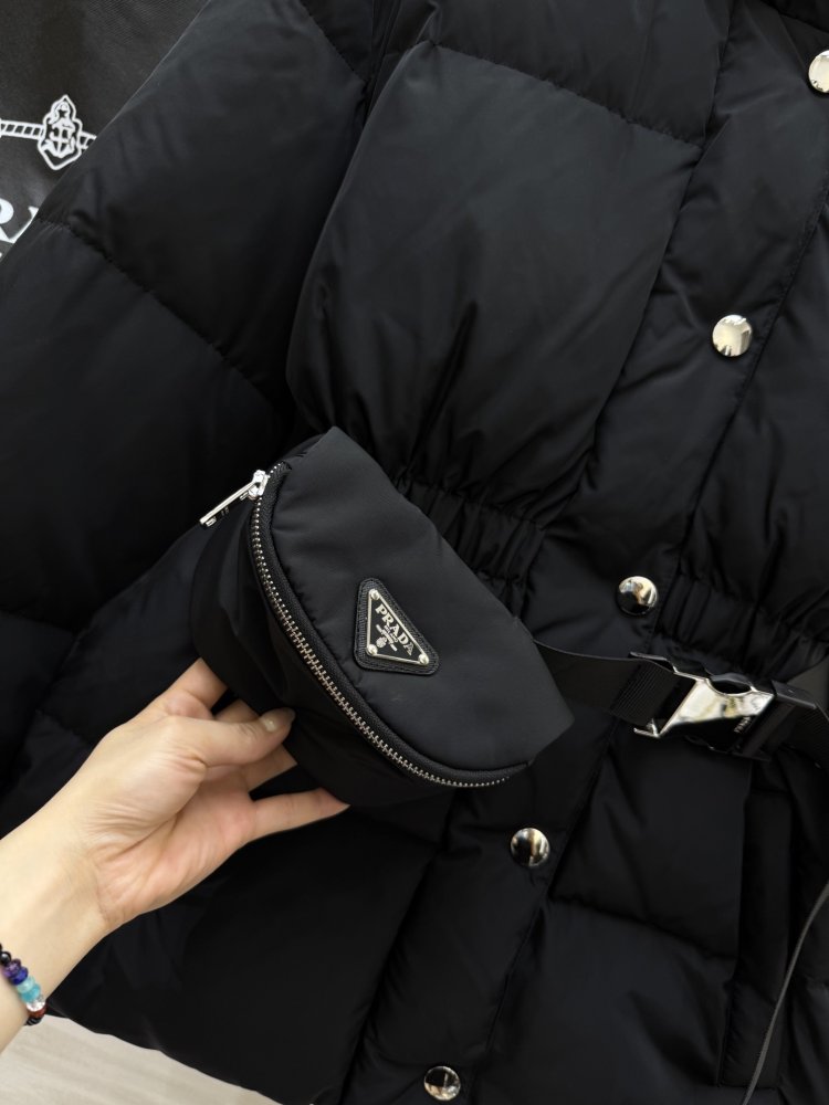 Куртка пуховик жіноча з сумкою на поясі фото 6