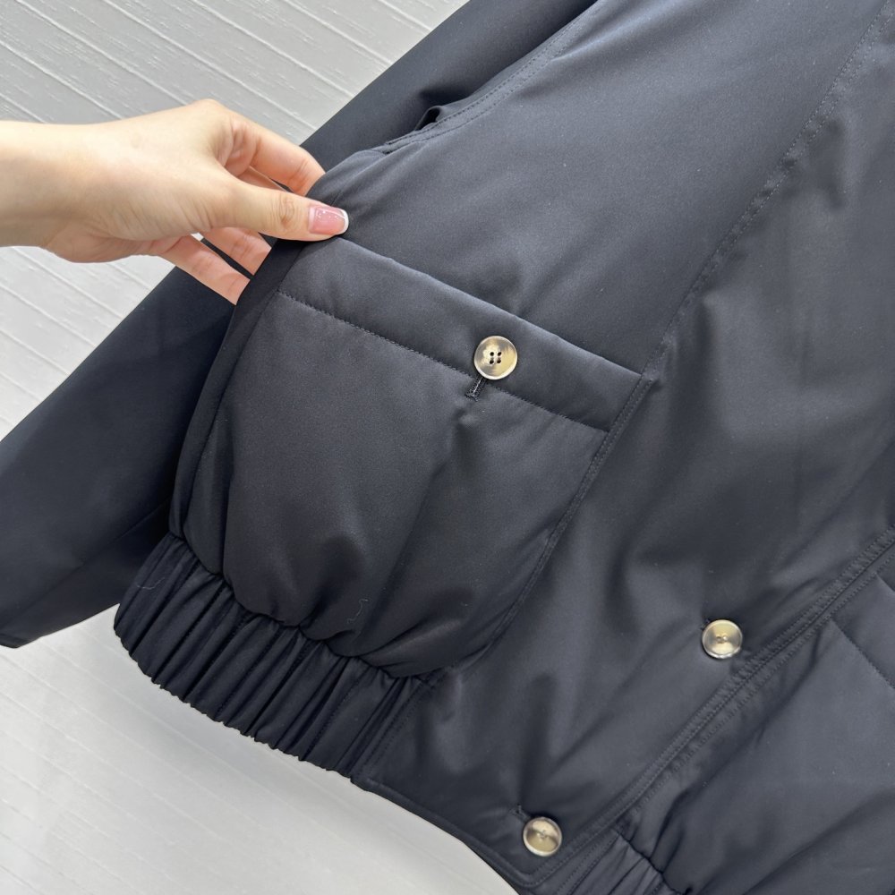 Куртка пуховик жіноча з коміром з лисячого хутра фото 4