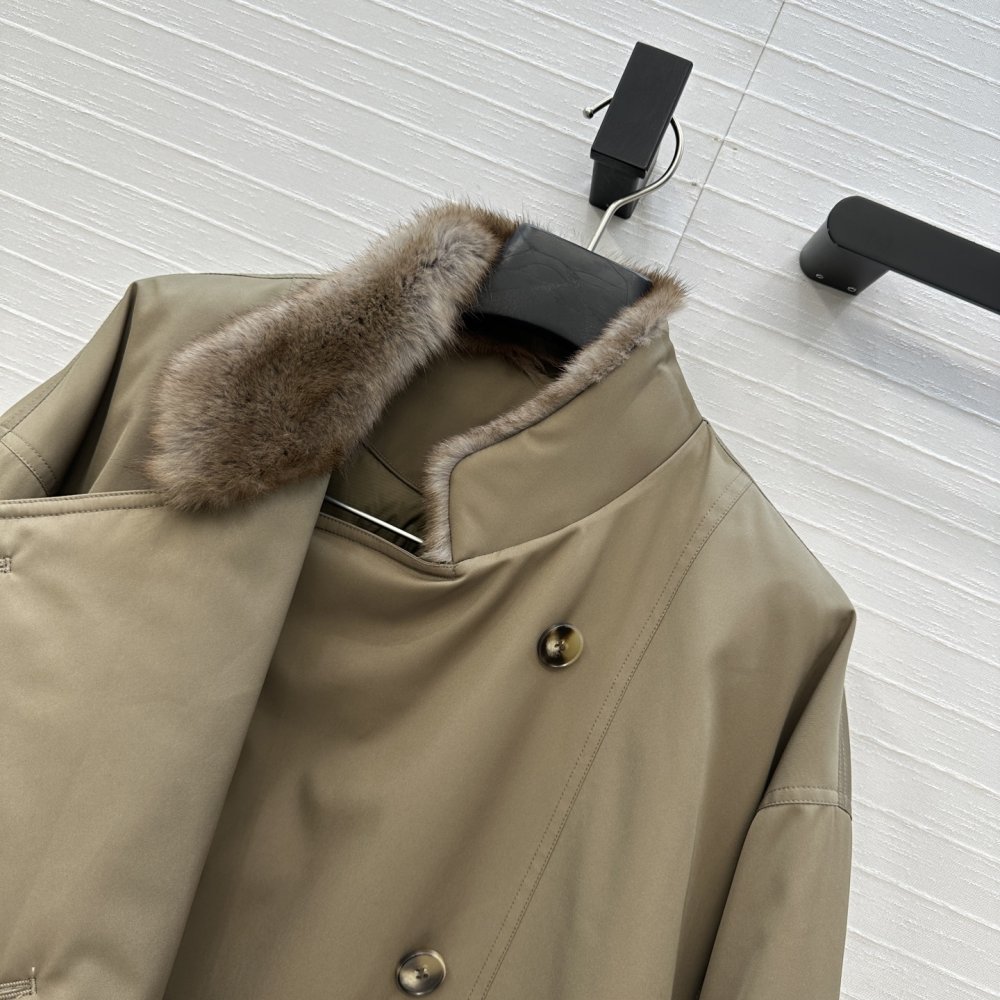 Куртка пуховик жіноча з коміром з лисячого хутра фото 4