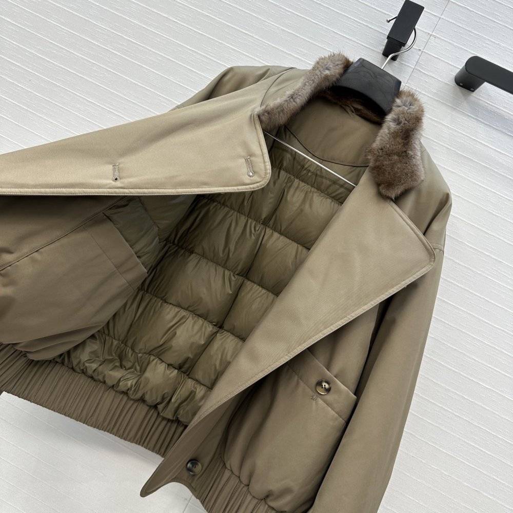 Куртка пуховик жіноча з коміром з лисячого хутра фото 7