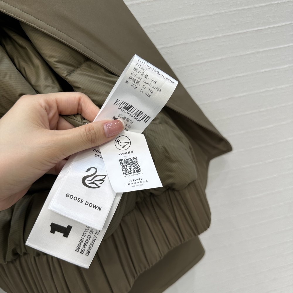 Куртка пуховик жіноча з коміром з лисячого хутра фото 8