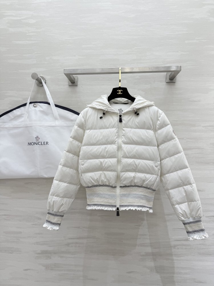 Куртка пуховик женская