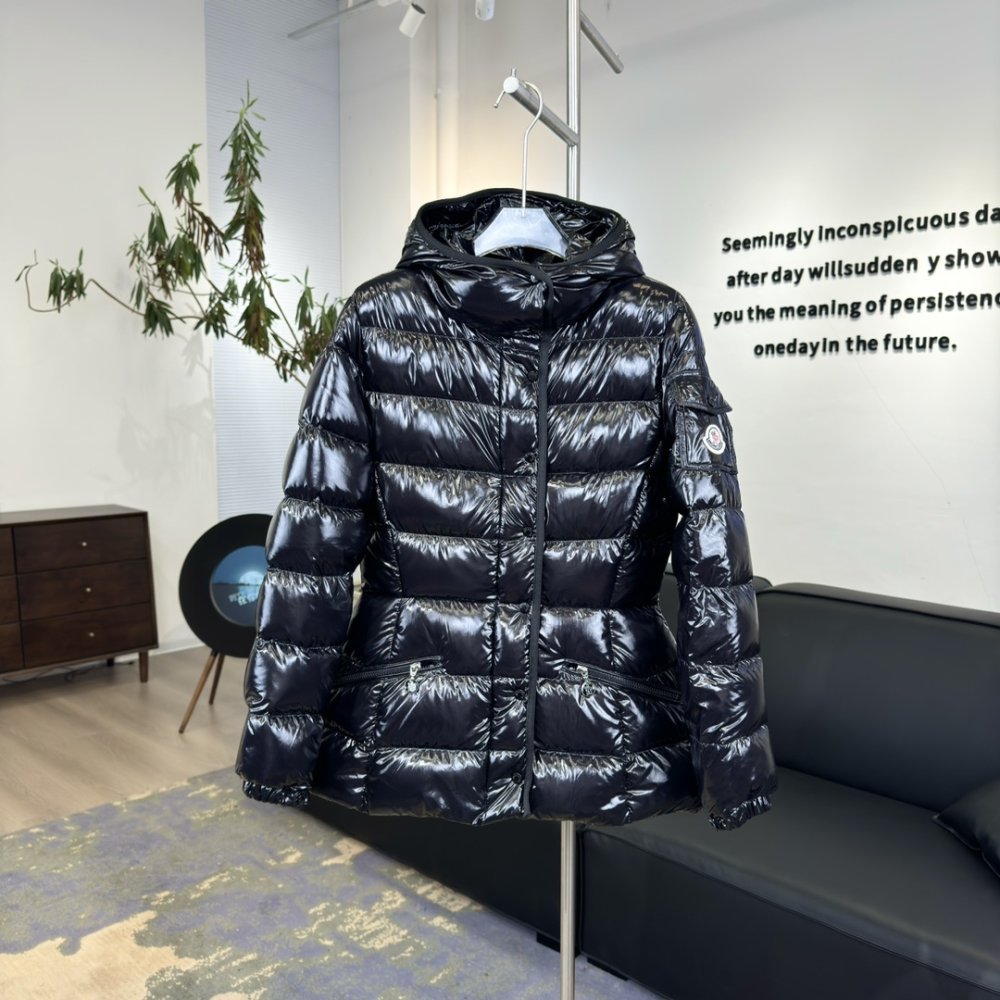 Куртка пуховик женская