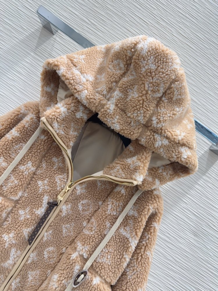 Jacket from hood and plush фото 2