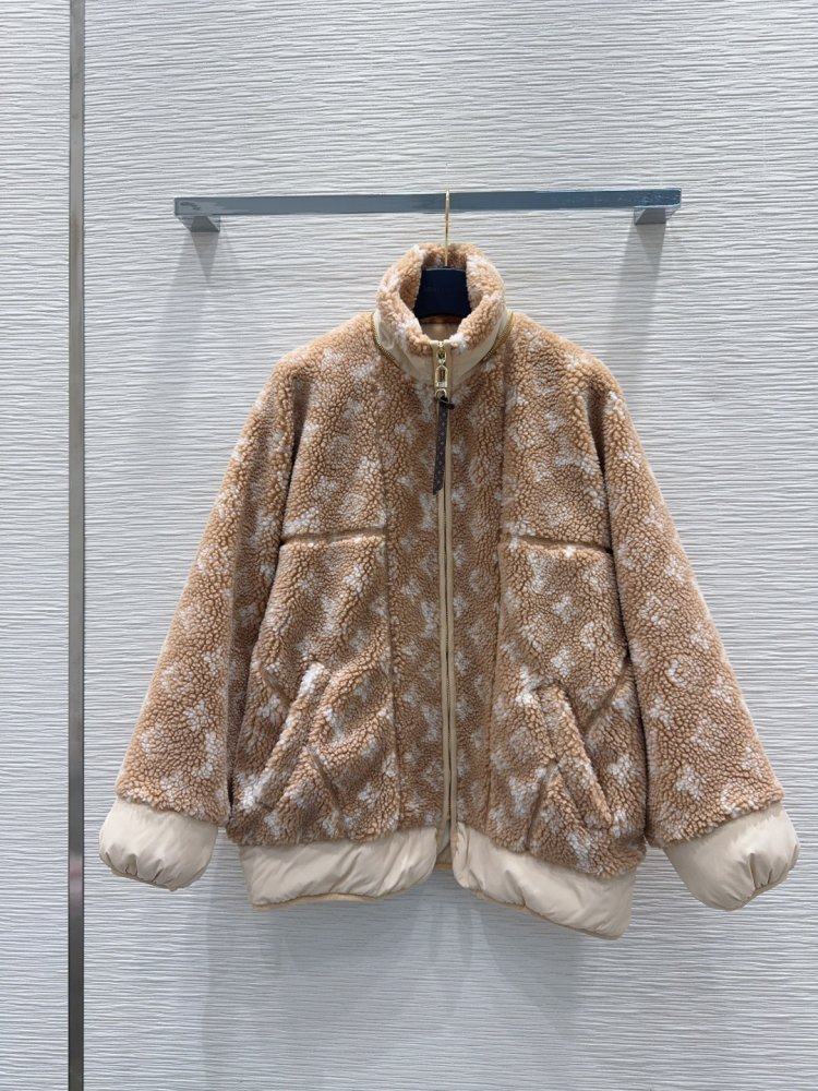 Jacket from hood and plush фото 3