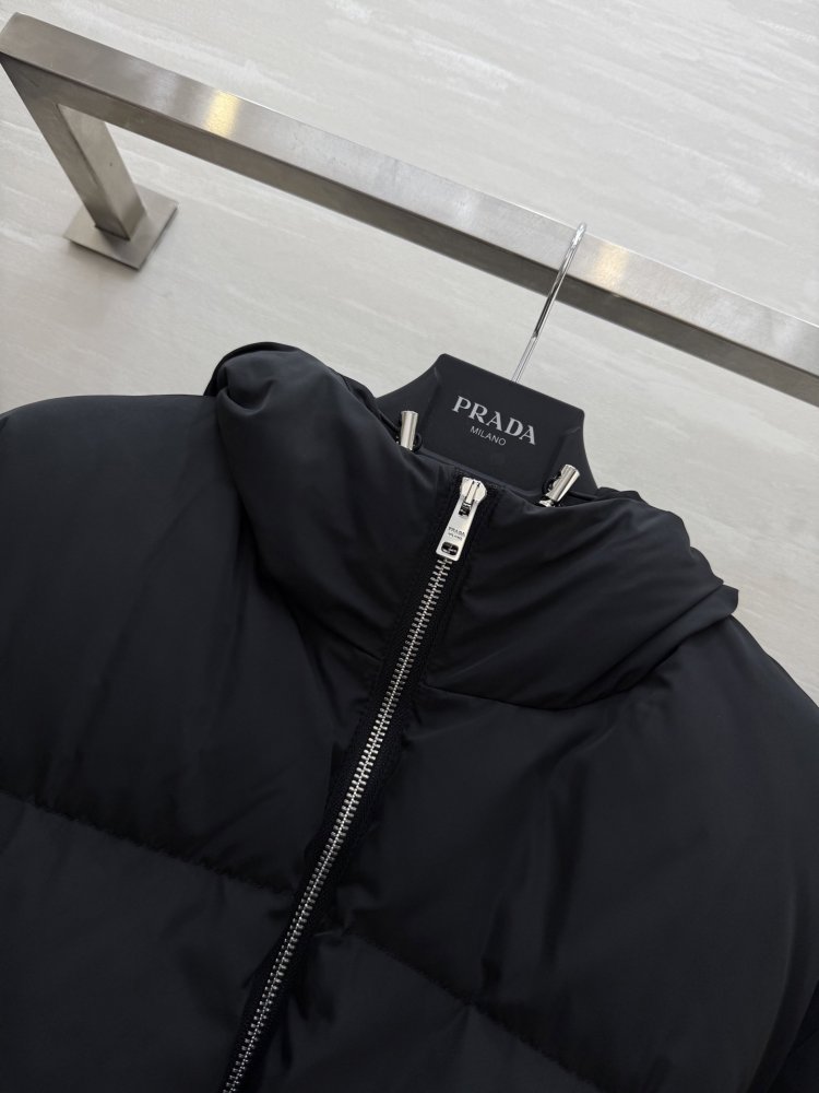 Куртка с капюшоном и поясом женская фото 4