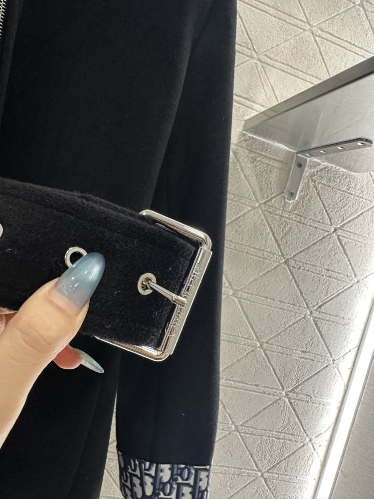 Куртка с капюшоном и завязками фото 5