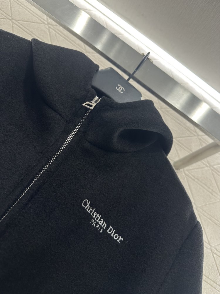 Куртка с капюшоном и завязками фото 6