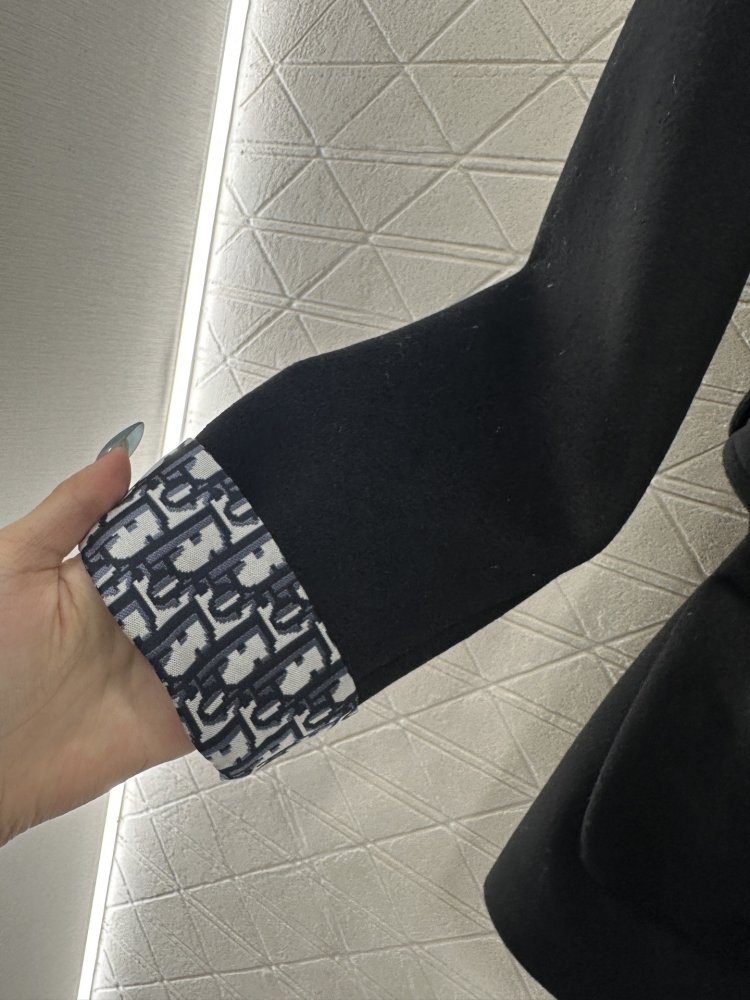 Куртка с капюшоном и завязками фото 8