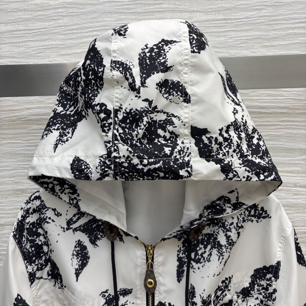 Куртка з капюшоном фото 2