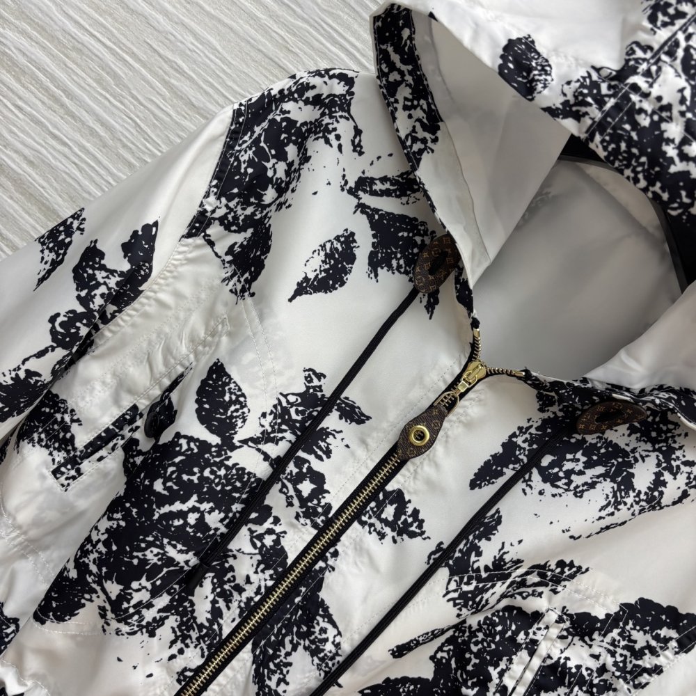 Куртка з капюшоном фото 3