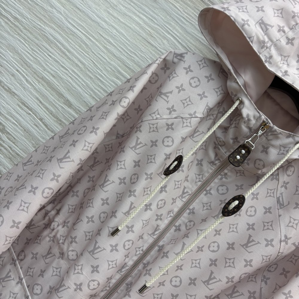 Куртка с капюшоном фото 3