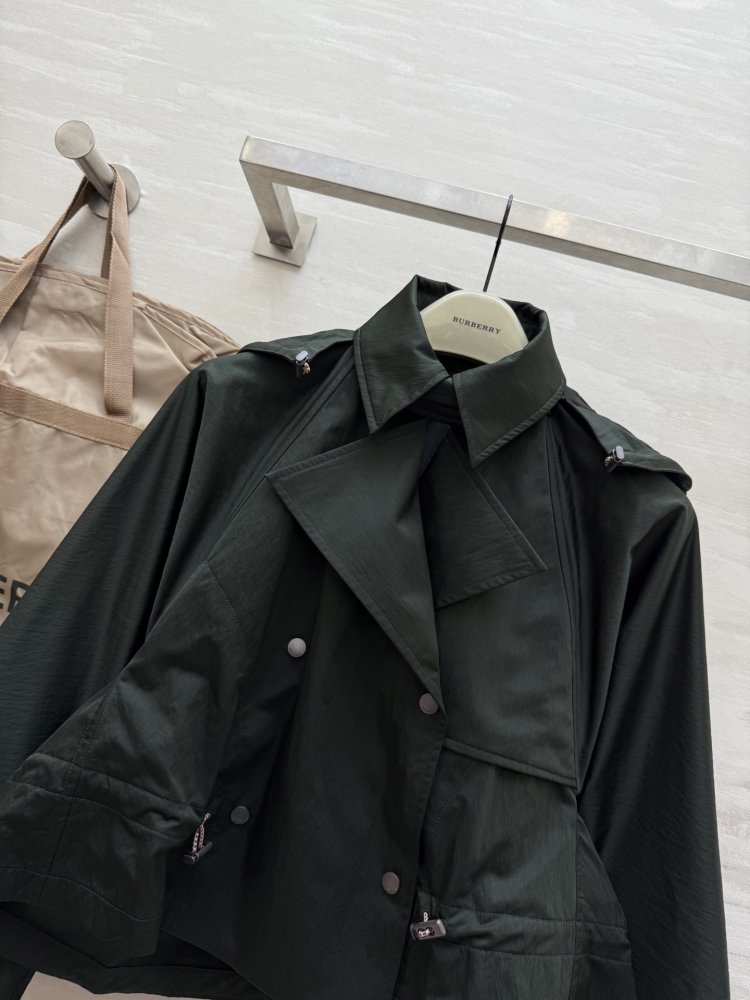 Куртка с капюшоном фото 4