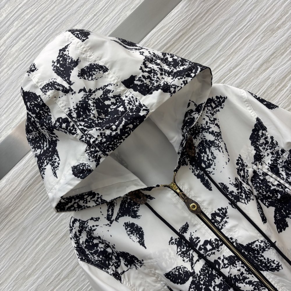 Куртка з капюшоном фото 5