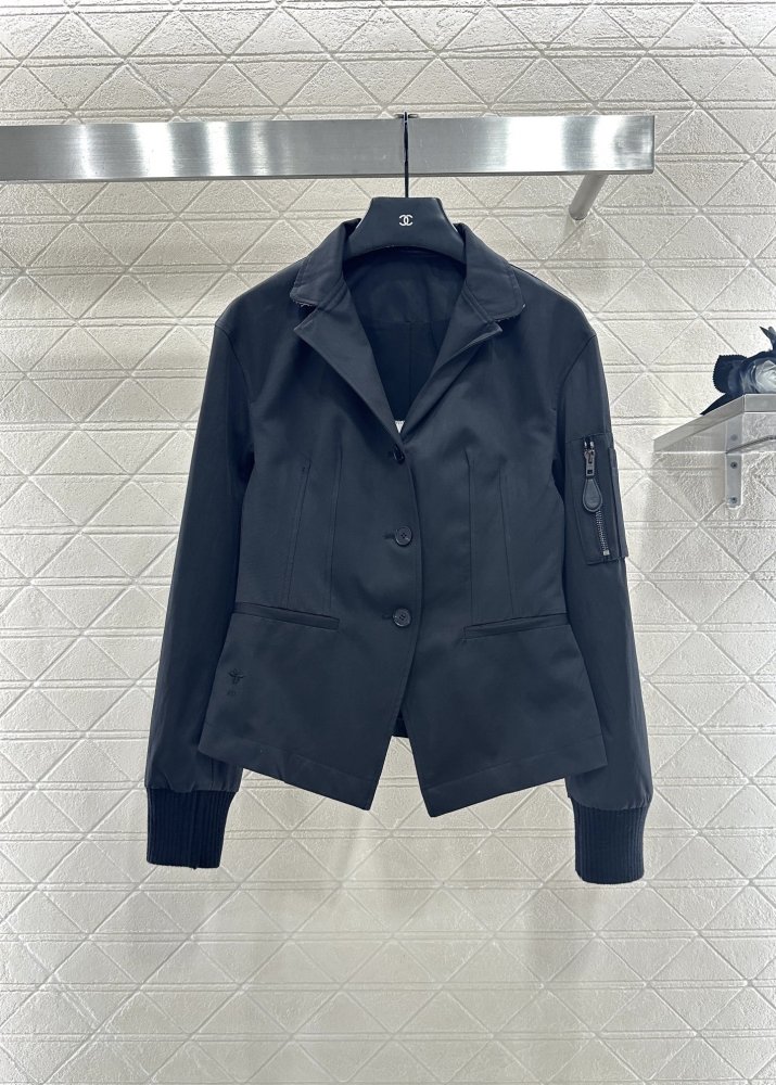 Куртка з кишенею і коміром-стійкою фото 3