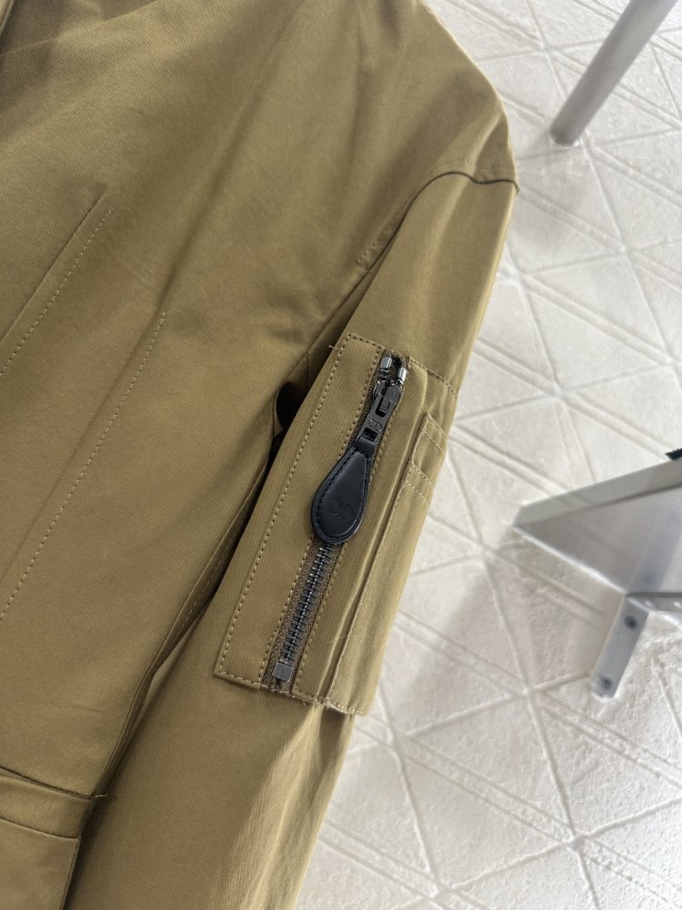 Куртка з кишенею і коміром-стійкою фото 7