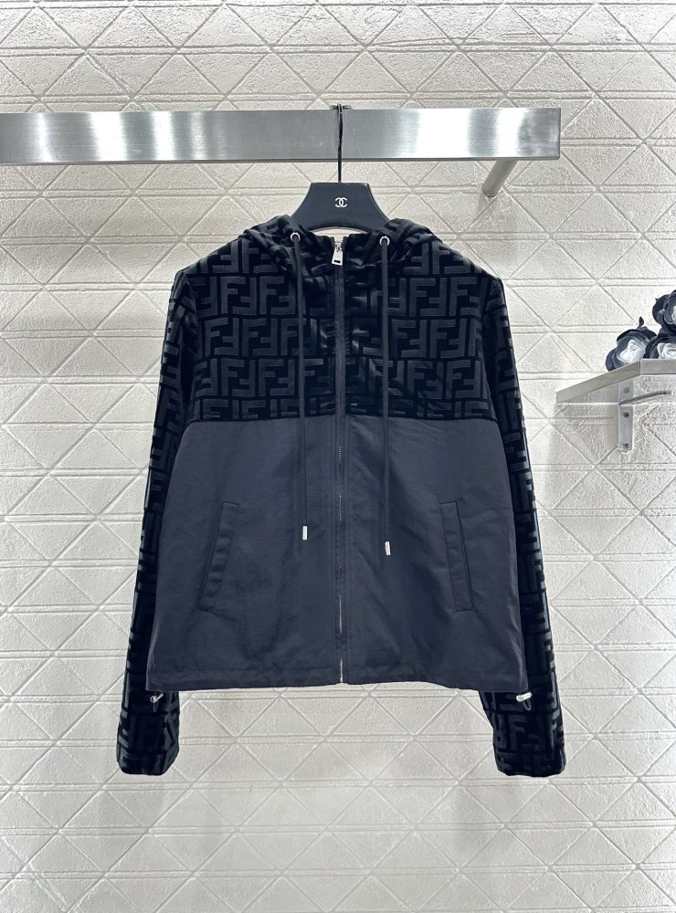 Куртка ветровка женская