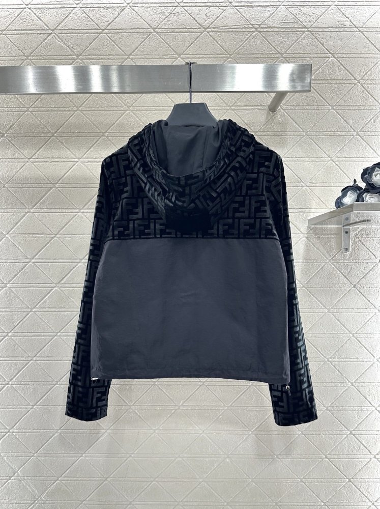 Куртка ветровка женская фото 2