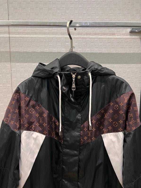 Куртка вітровка жіноча фото 4