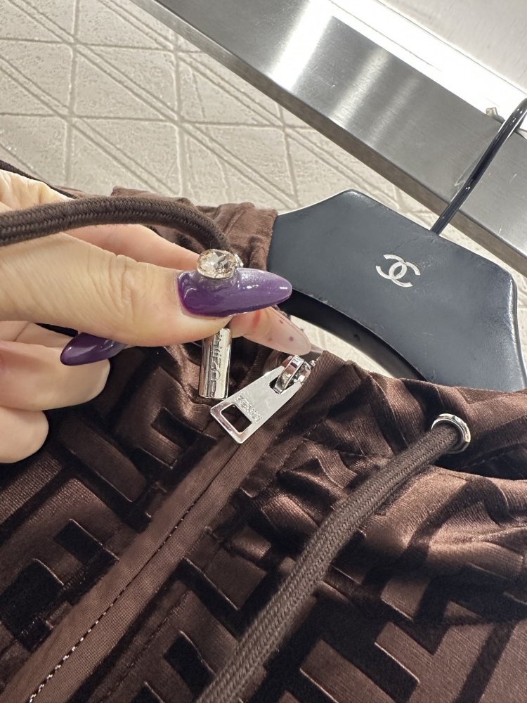 Куртка ветровка женская фото 5