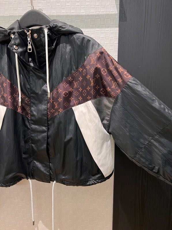 Куртка вітровка жіноча фото 5