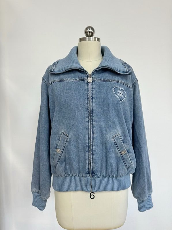 Куртка женская джинсовая