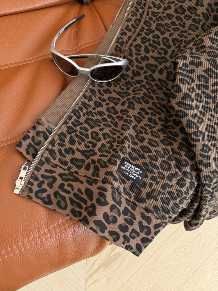 Куртка женская с леопардовым принтом фото 6