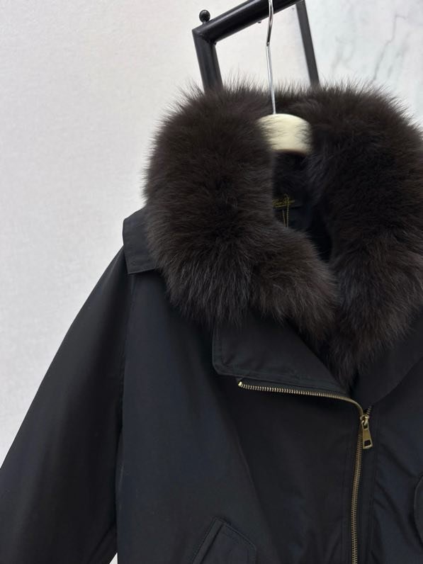 Куртка жіноча з хутряним коміром фото 2