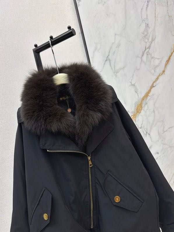 Куртка жіноча з хутряним коміром фото 3
