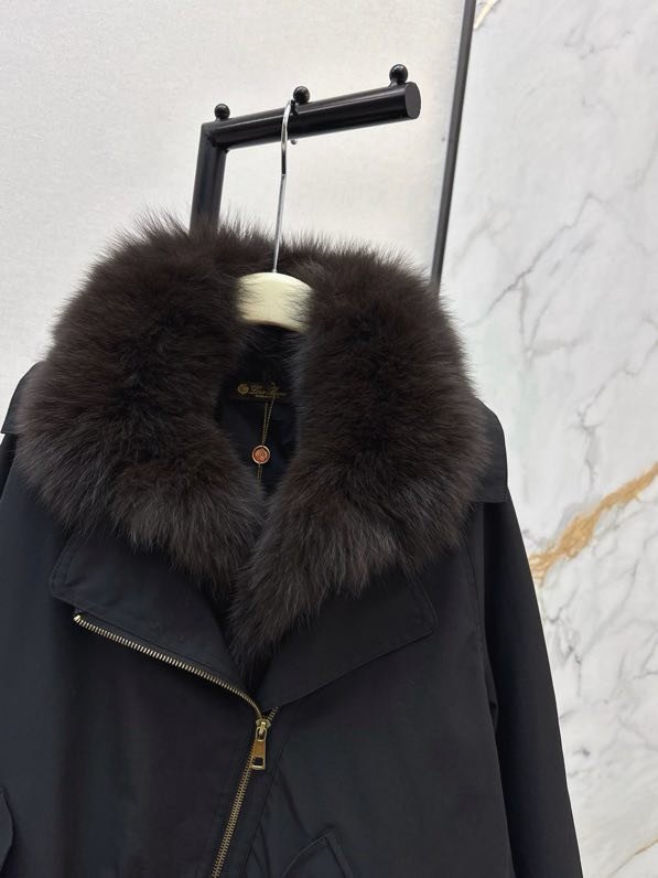 Куртка жіноча з хутряним коміром фото 4