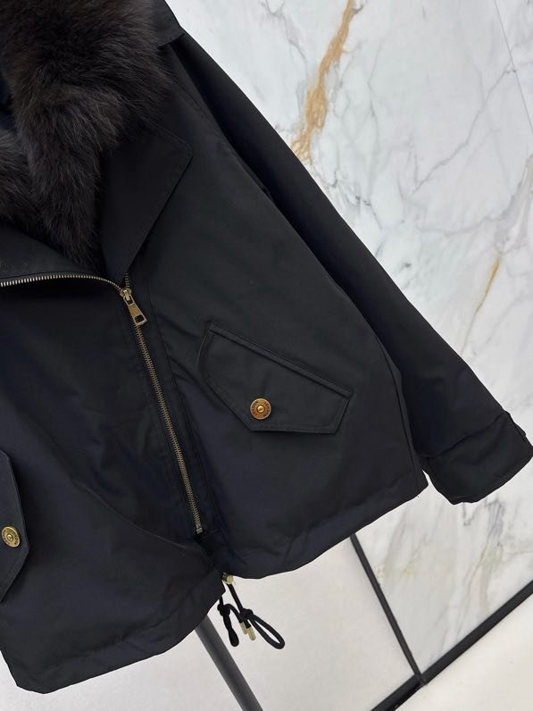 Куртка жіноча з хутряним коміром фото 5
