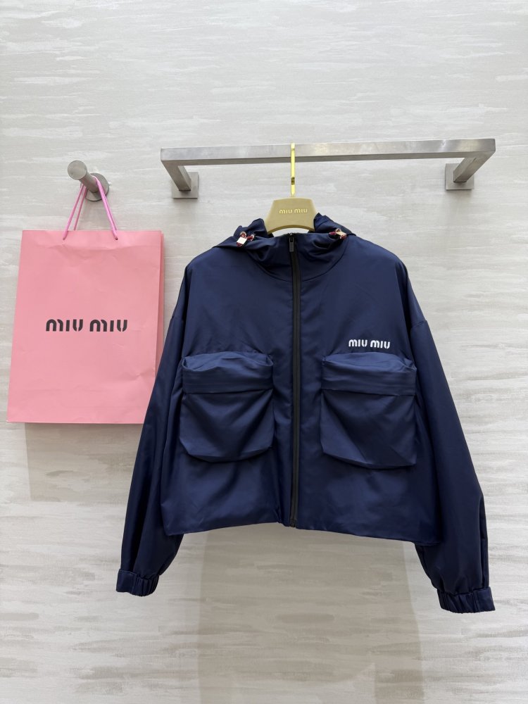 Куртка жіноча