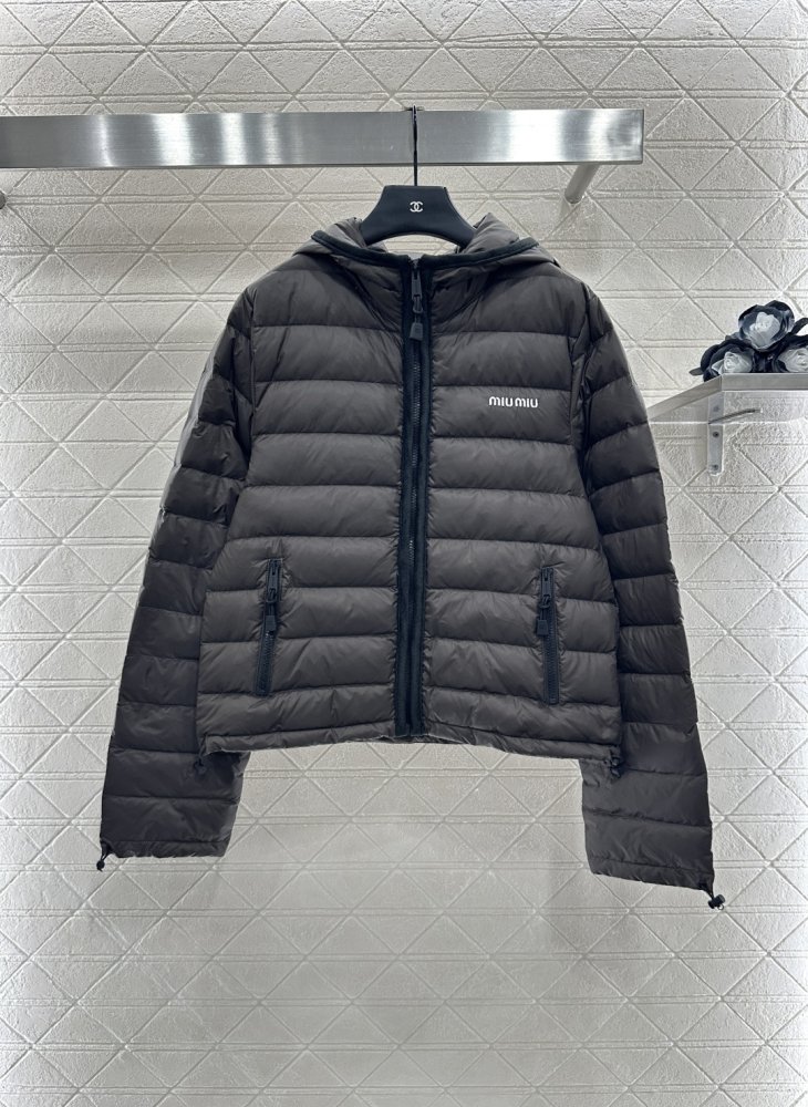 Куртка жіноча