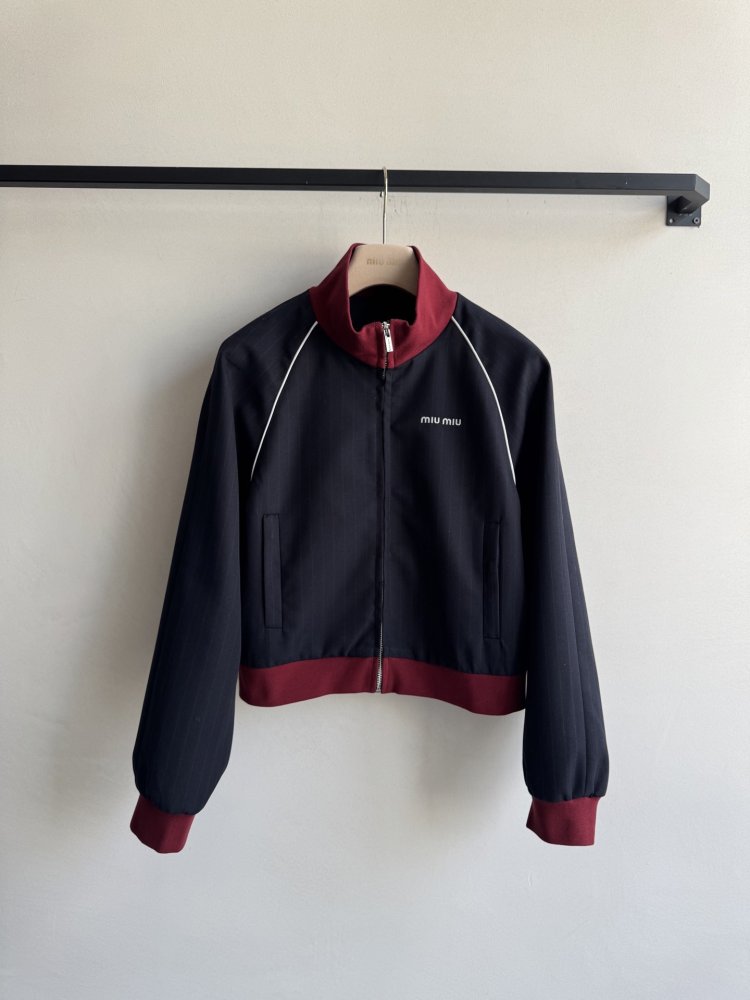 Куртка жіноча