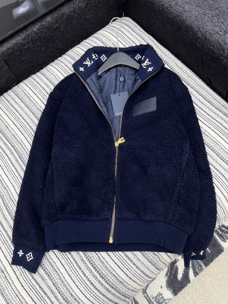 Куртка жіноча