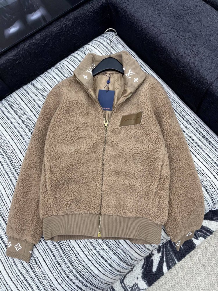 Куртка жіноча