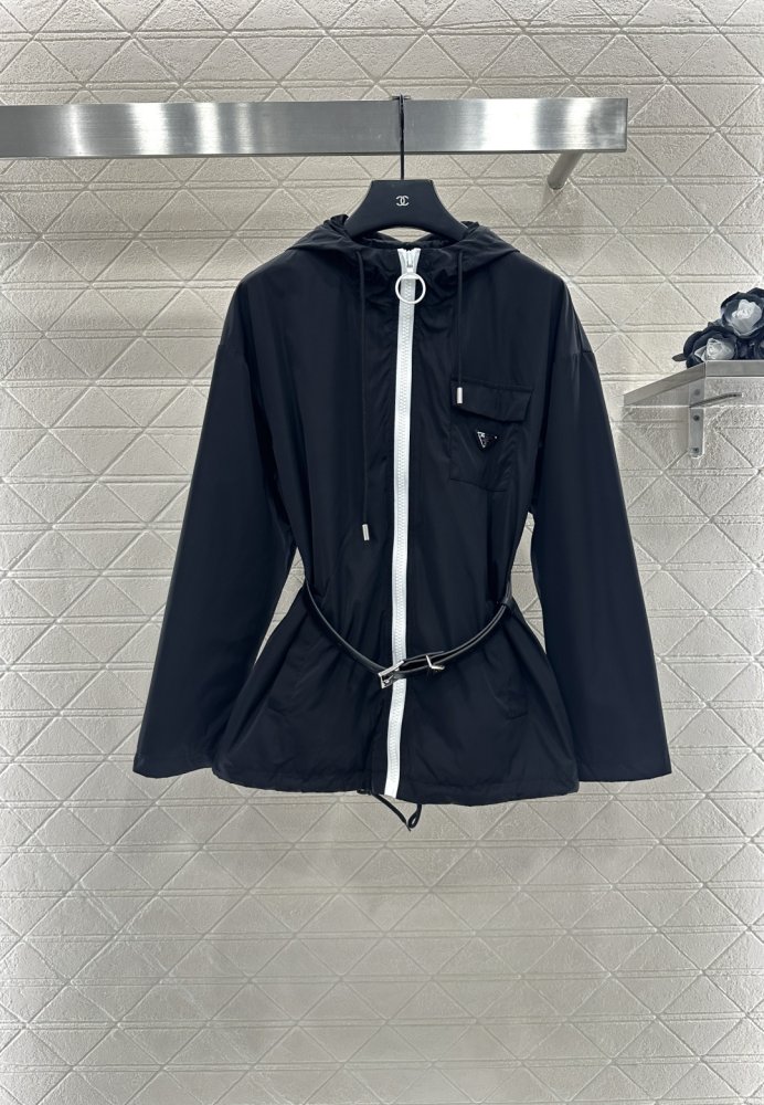 Куртка жіноча